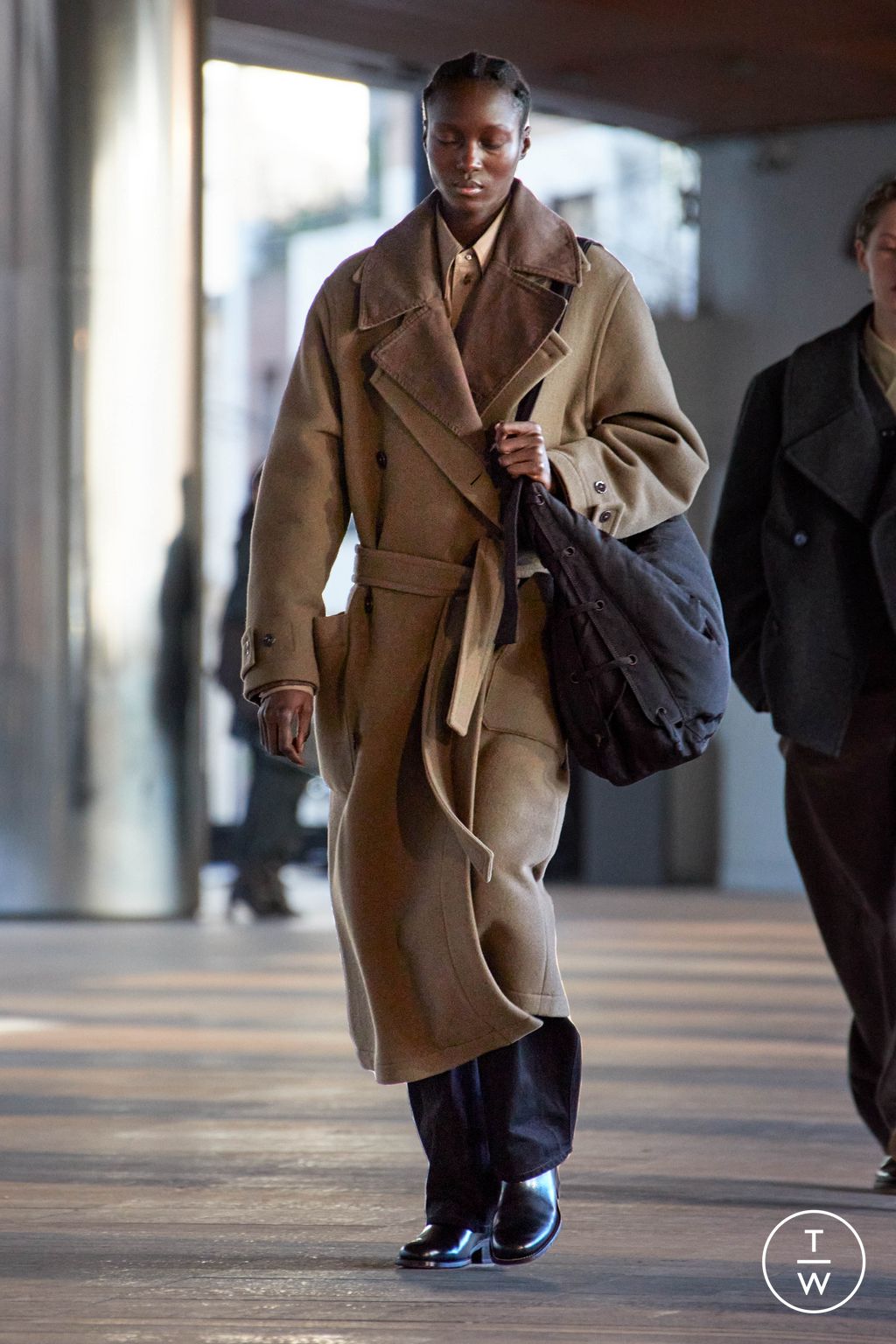 Fashion Week Paris Fall/Winter 2023 look 9 from the Lemaire collection 男装