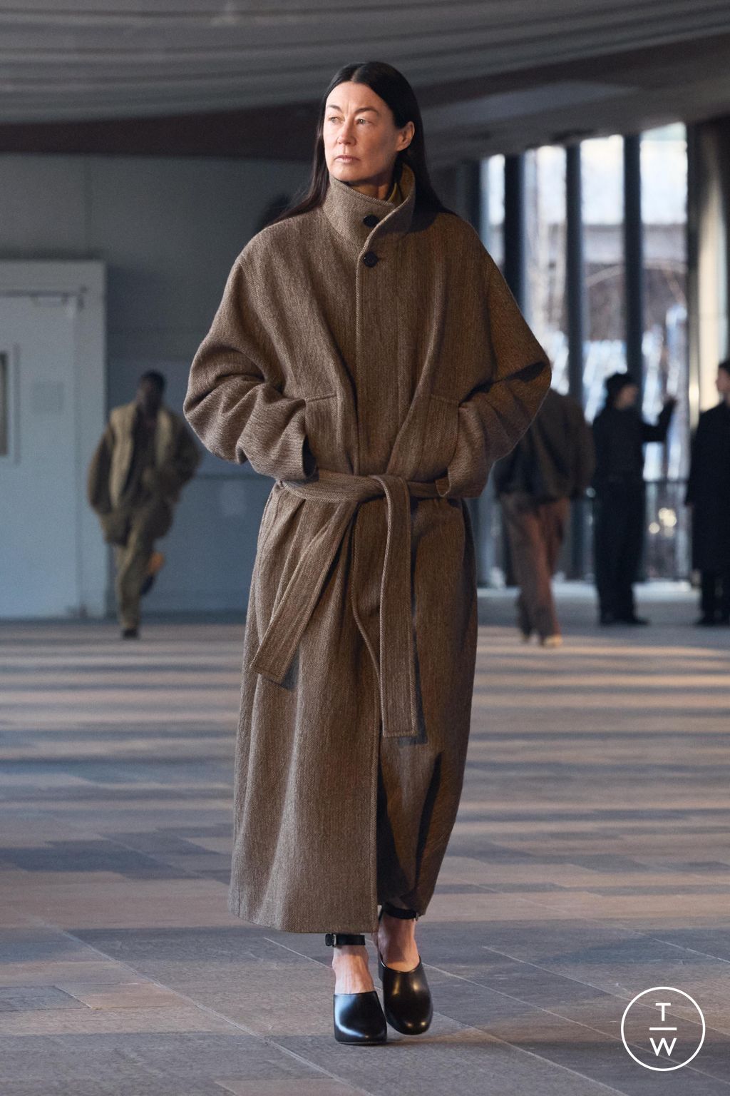 Fashion Week Paris Fall/Winter 2023 look 21 from the Lemaire collection menswear