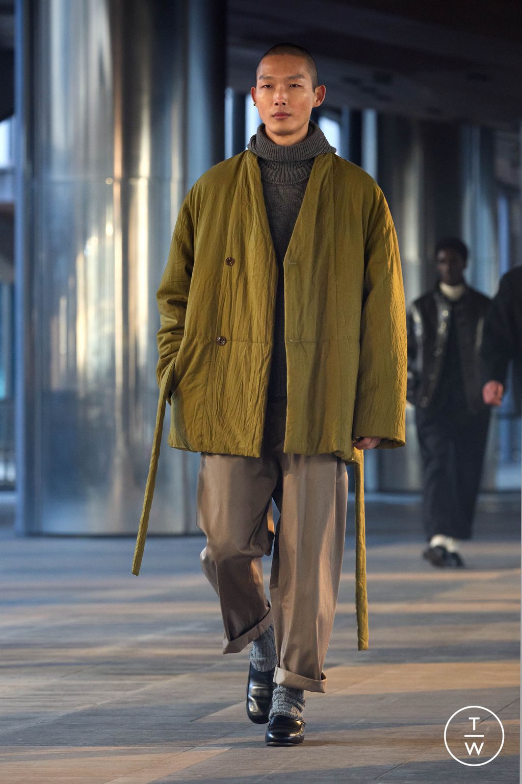 Fashion Week Paris Fall/Winter 2023 look 23 from the Lemaire collection menswear