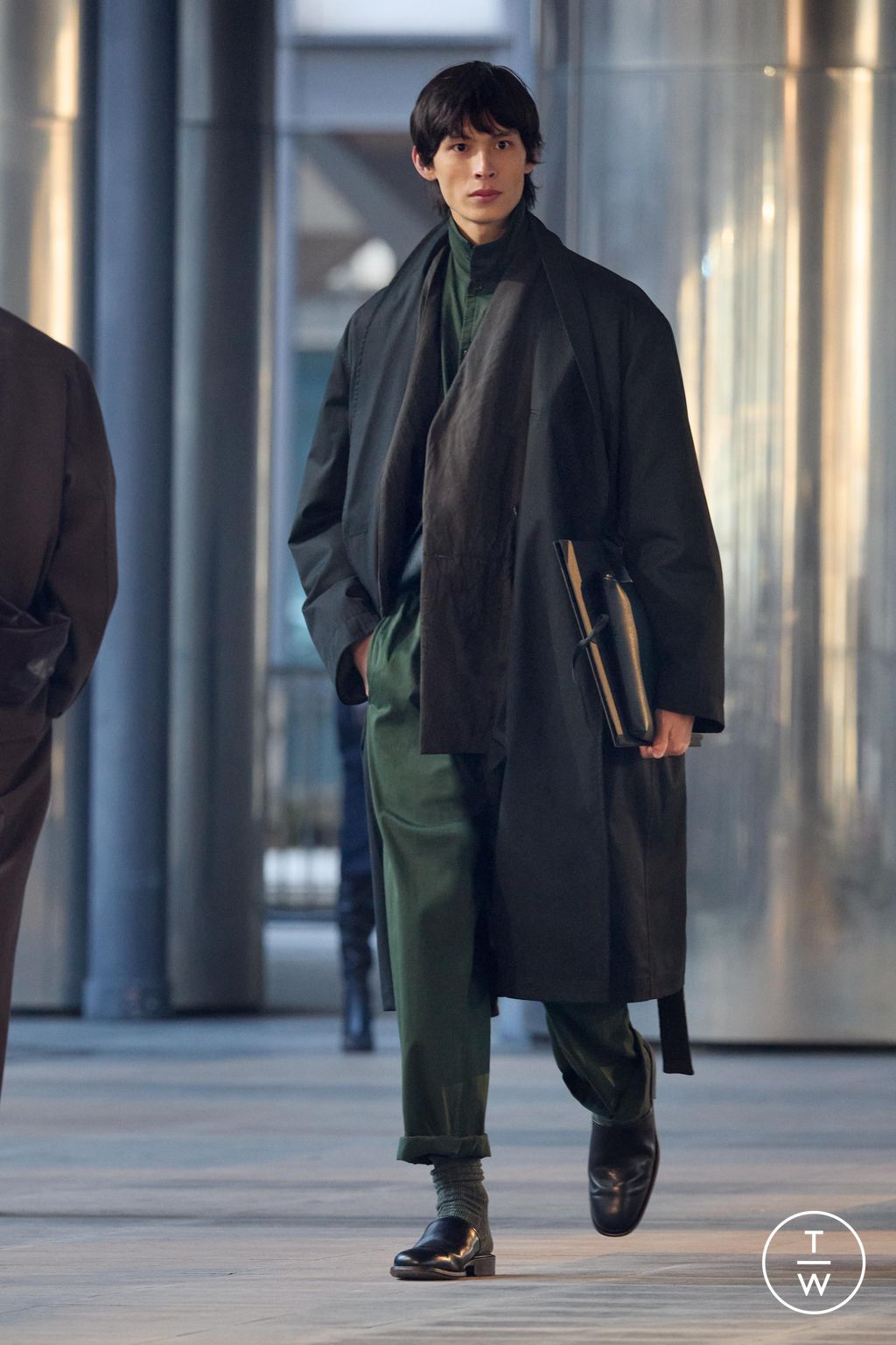 Fashion Week Paris Fall/Winter 2023 look 50 from the Lemaire collection menswear