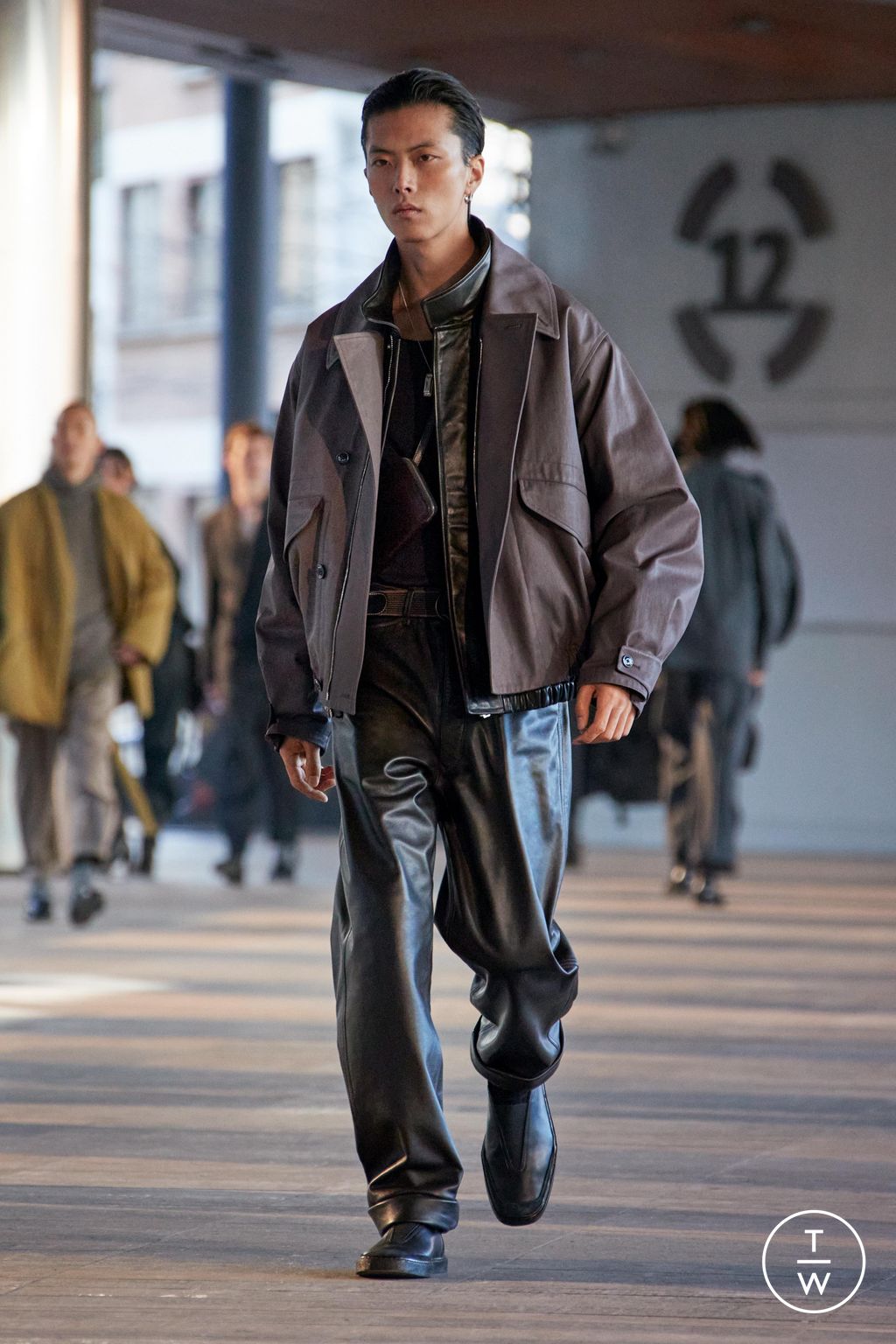 Fashion Week Paris Fall/Winter 2023 look 55 from the Lemaire collection menswear