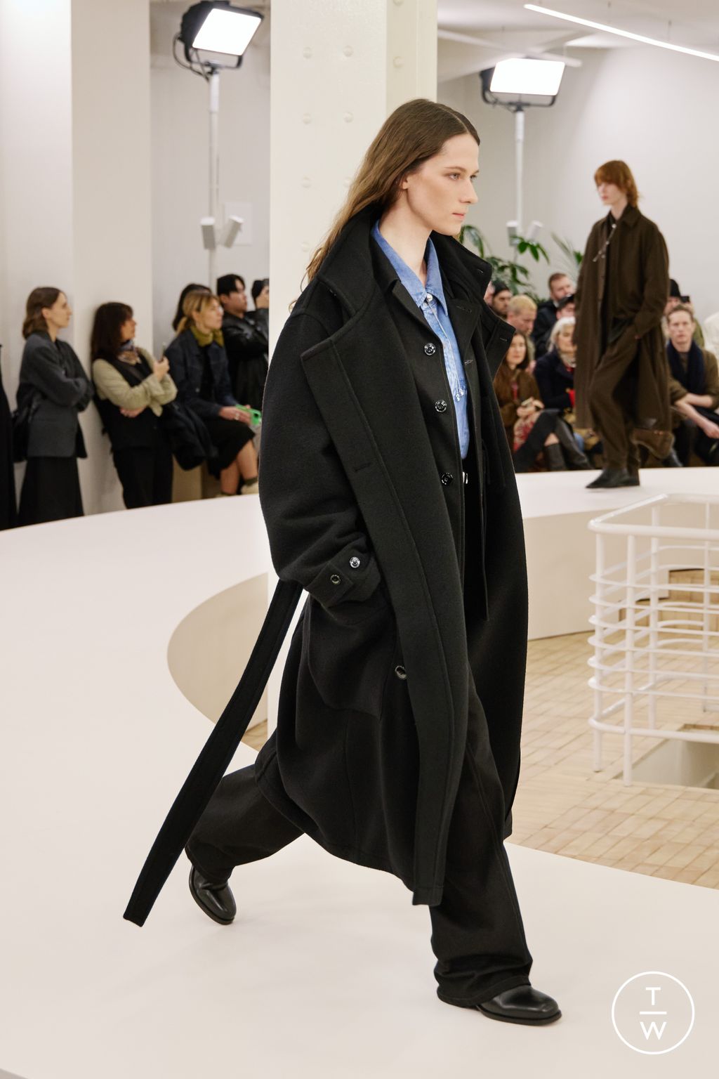 Fashion Week Paris Fall/Winter 2024 look 45 de la collection Lemaire menswear