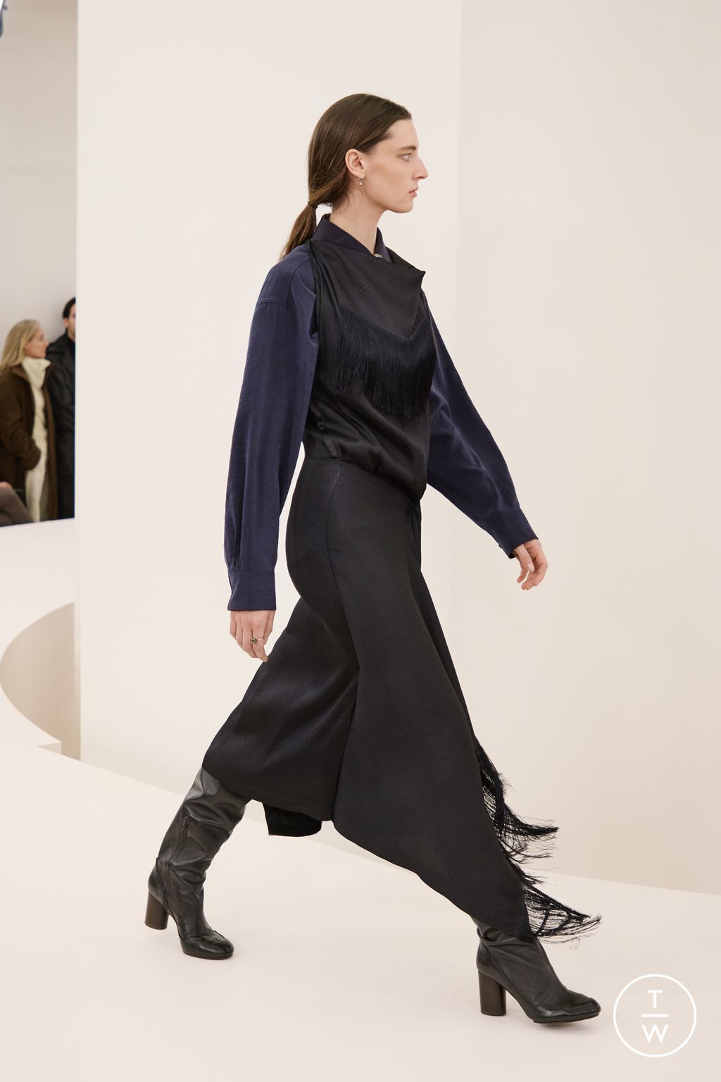 Fashion Week Paris Fall/Winter 2024 look 58 de la collection Lemaire menswear