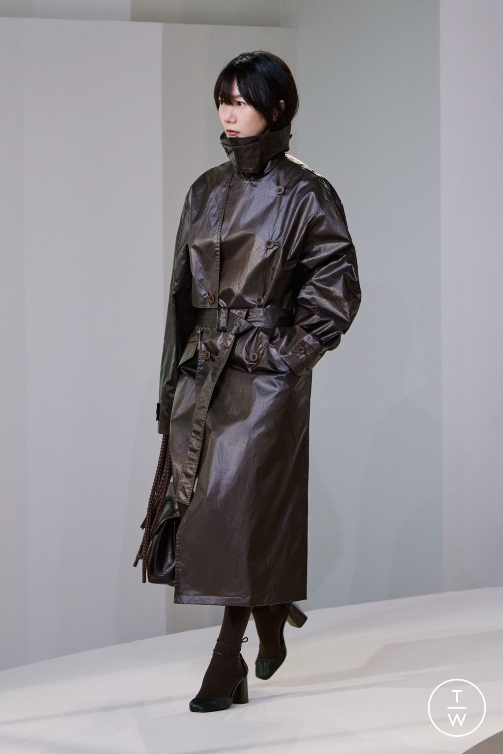 Fashion Week Paris Fall/Winter 2025 look 12 from the Lemaire collection 男装