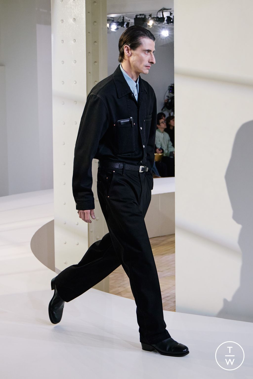 Fashion Week Paris Fall/Winter 2025 look 50 from the Lemaire collection 男装
