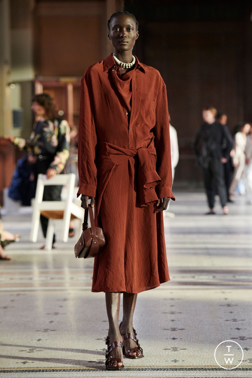 Fashion Week Paris Spring/Summer 2023 look 23 from the Lemaire collection 男装