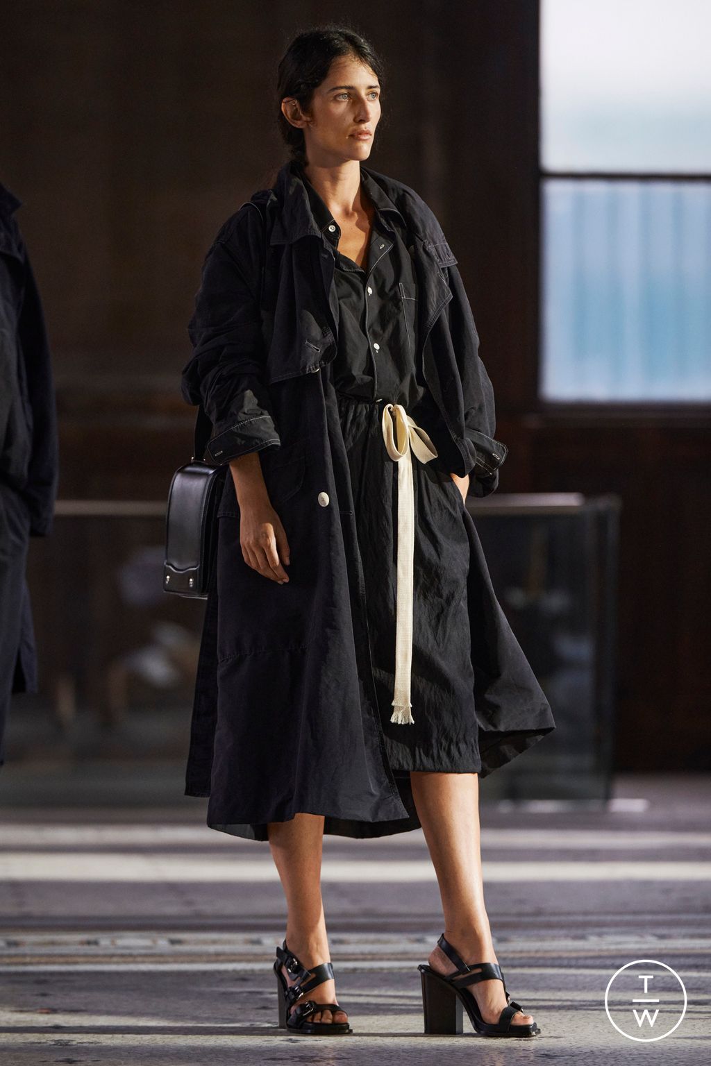 Fashion Week Paris Spring/Summer 2023 look 39 from the Lemaire collection 男装