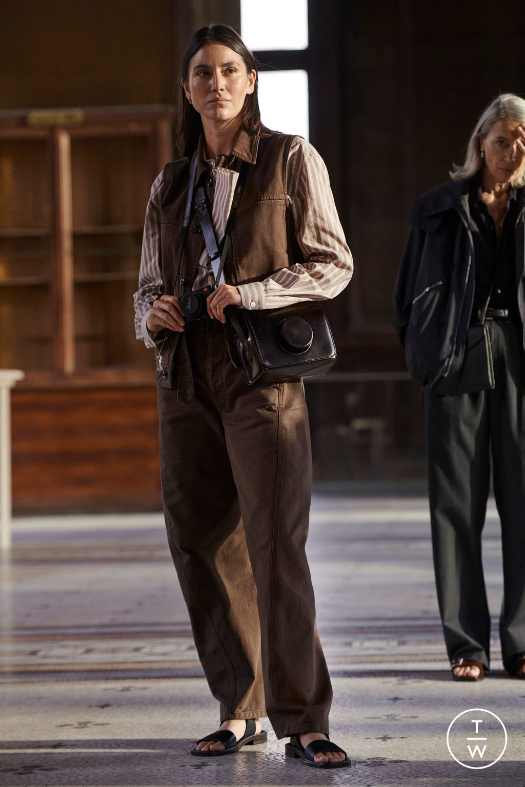 Fashion Week Paris Spring/Summer 2023 look 7 from the Lemaire collection 男装