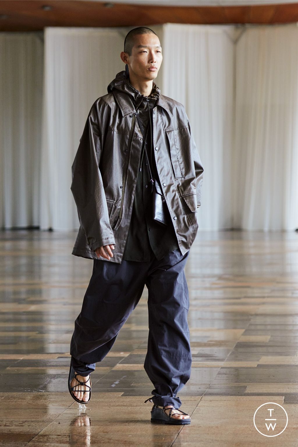 Fashion Week Paris Spring/Summer 2024 look 2 from the Lemaire collection 男装