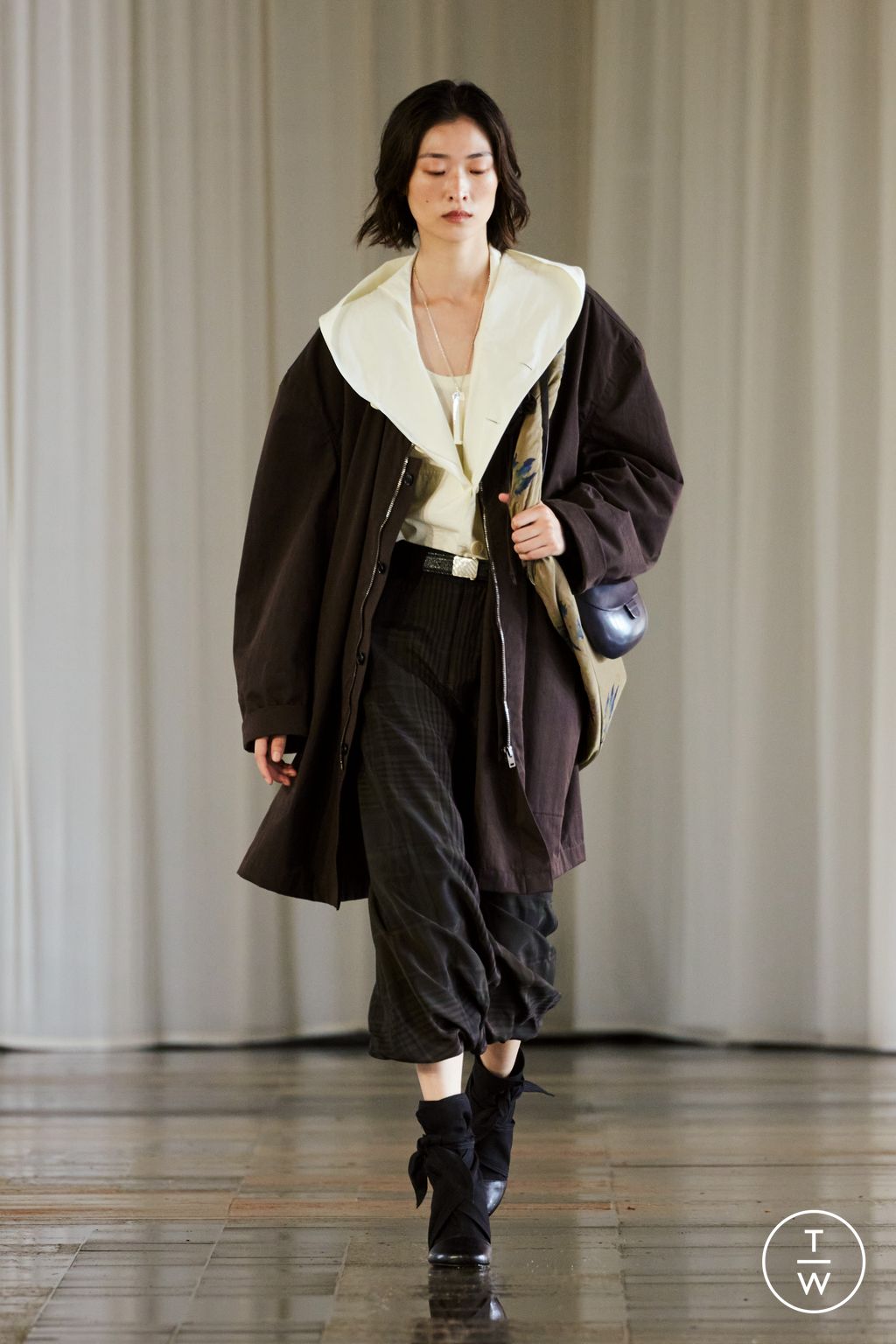 Fashion Week Paris Spring/Summer 2024 look 3 de la collection Lemaire menswear