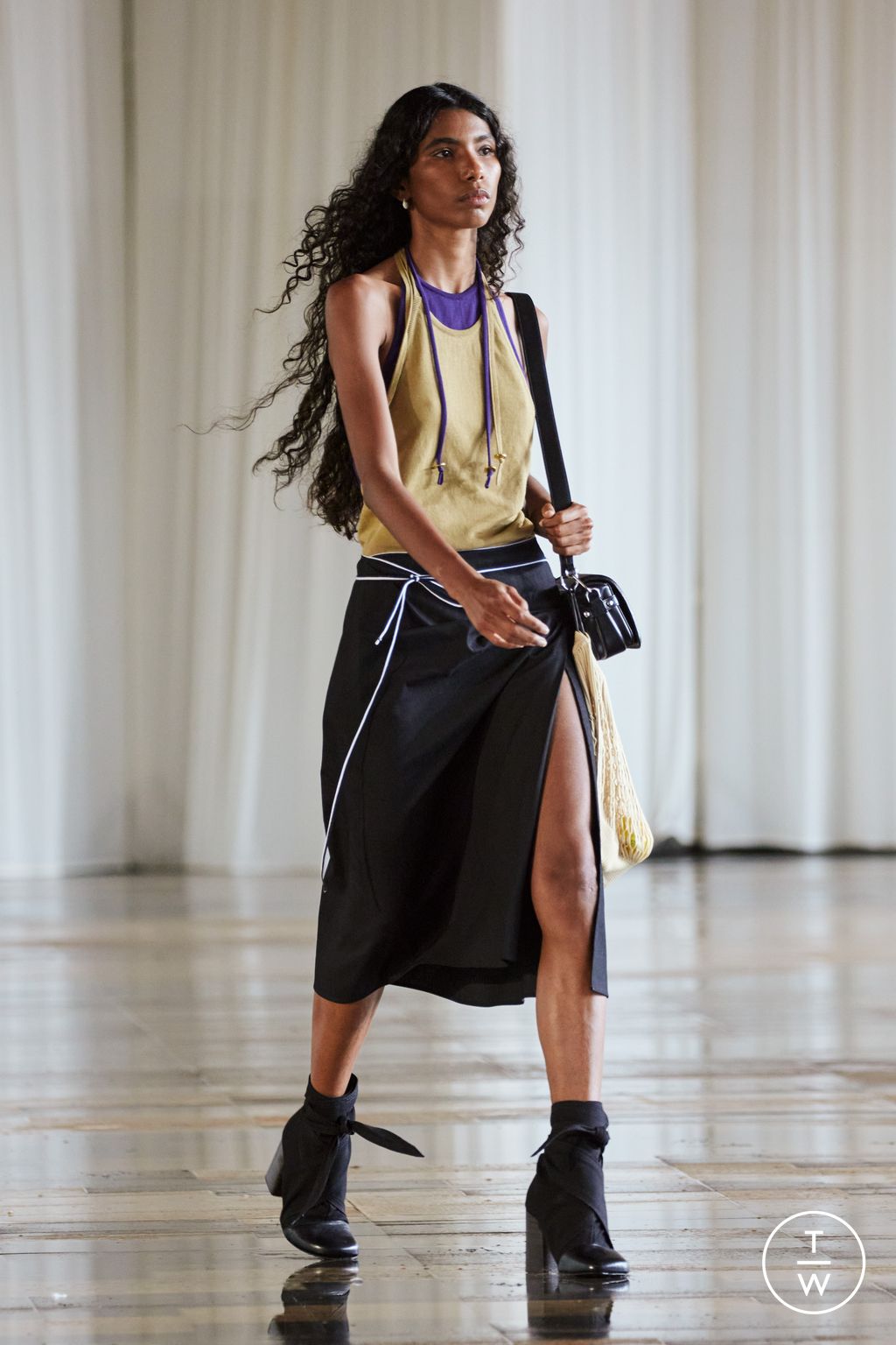 Fashion Week Paris Spring/Summer 2024 look 26 from the Lemaire collection menswear