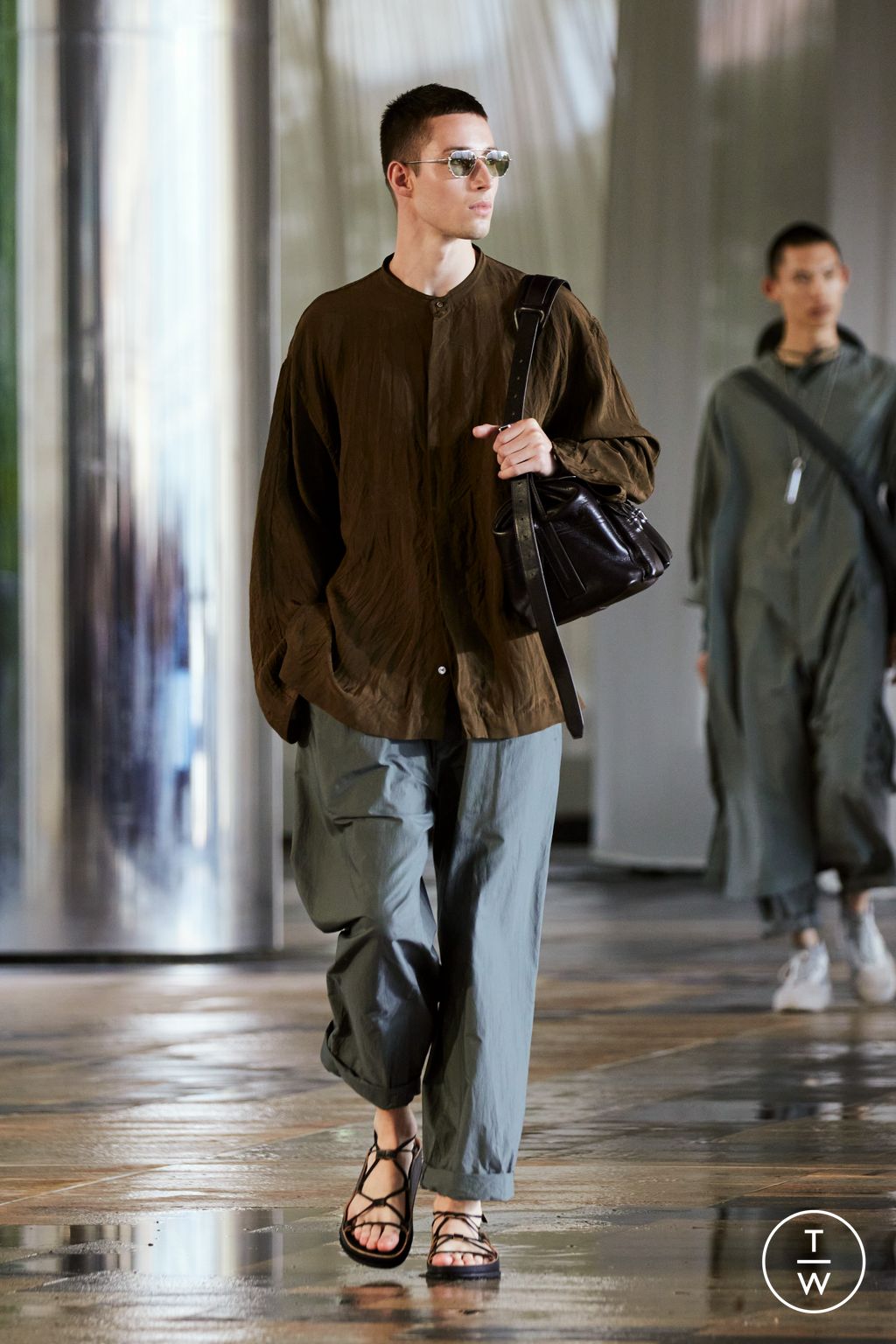 Fashion Week Paris Spring/Summer 2024 look 32 from the Lemaire collection menswear