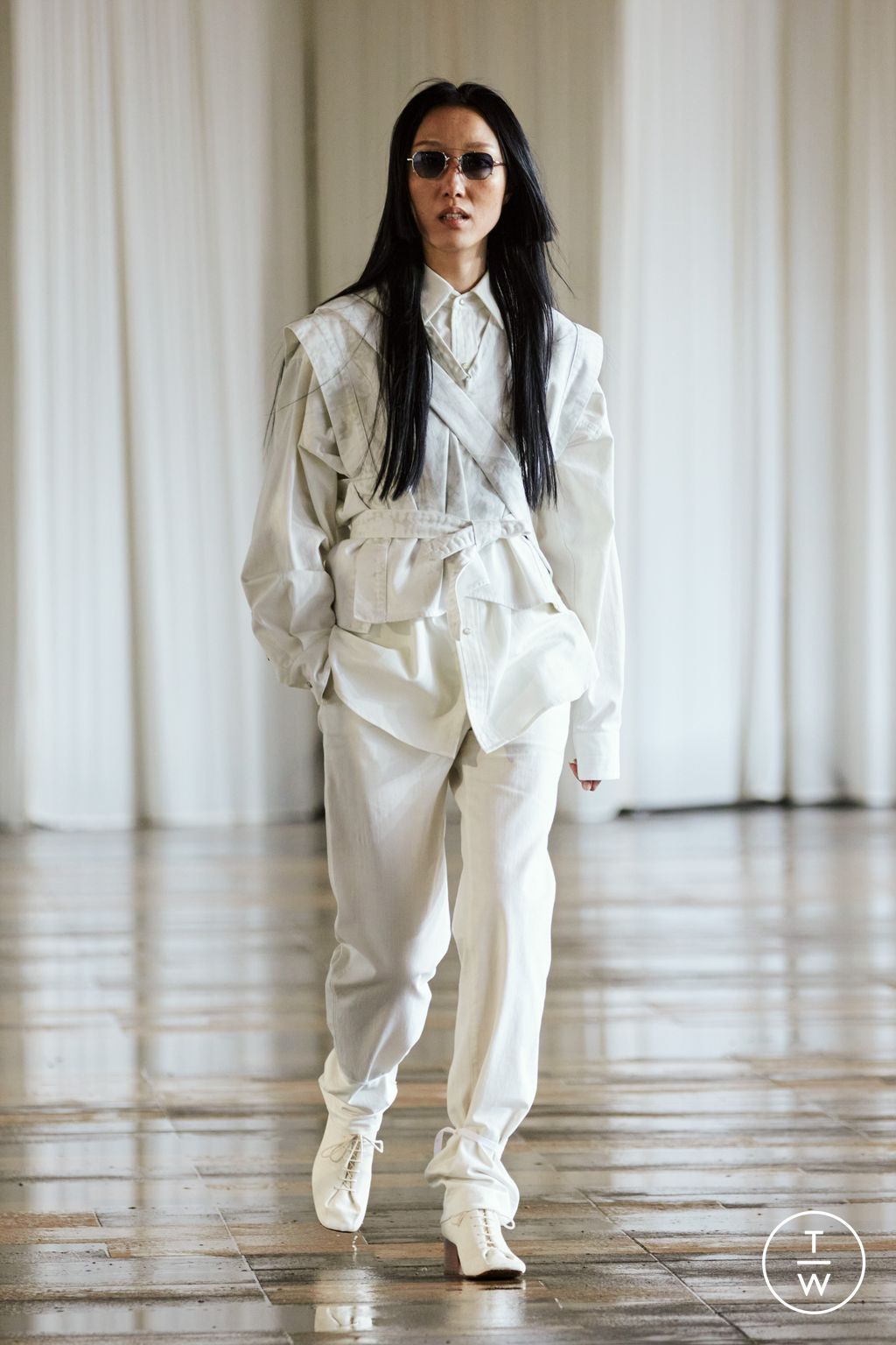 Fashion Week Paris Spring/Summer 2024 look 38 from the Lemaire collection 男装