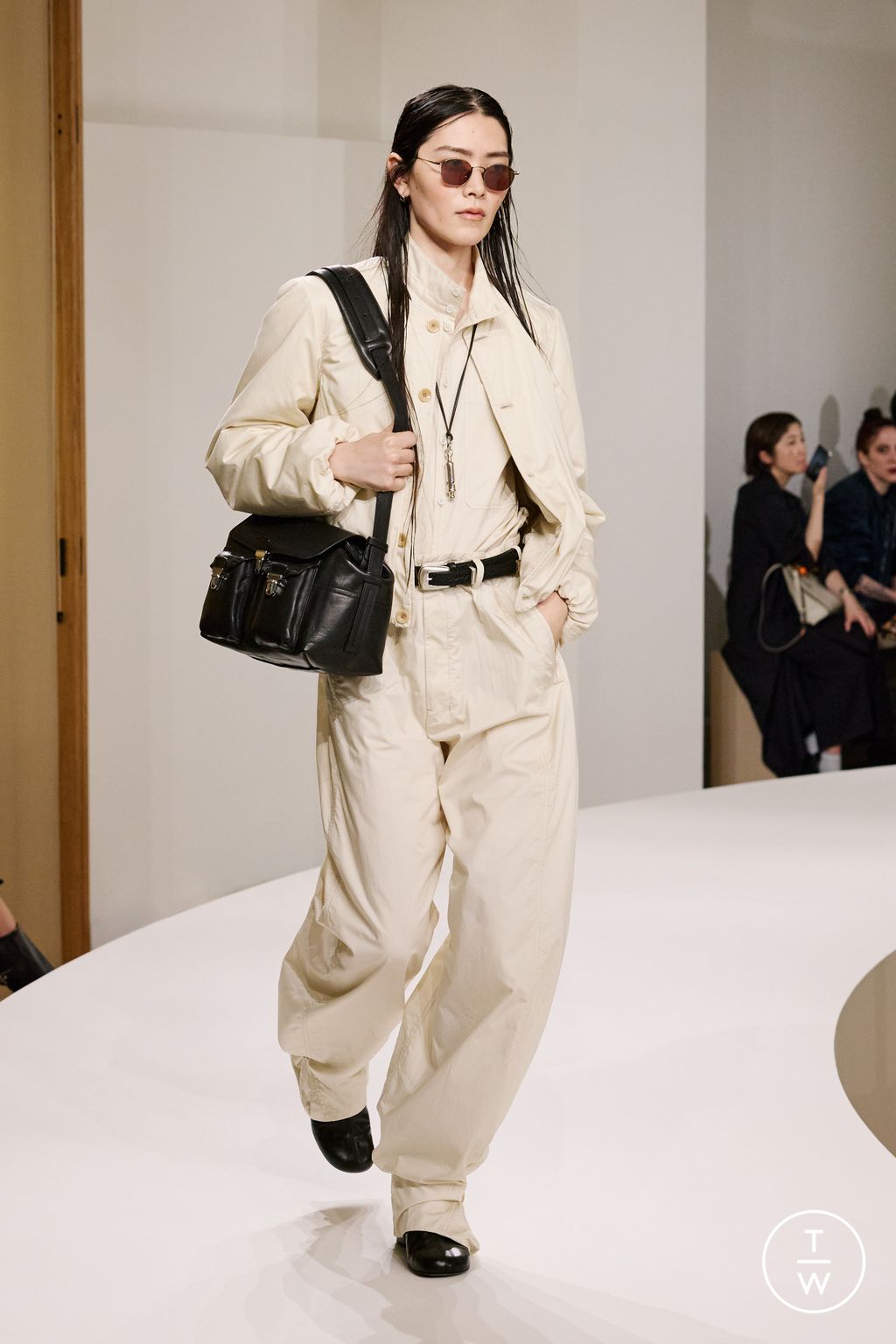 Fashion Week Paris Spring-Summer 2025 look 18 de la collection Lemaire menswear