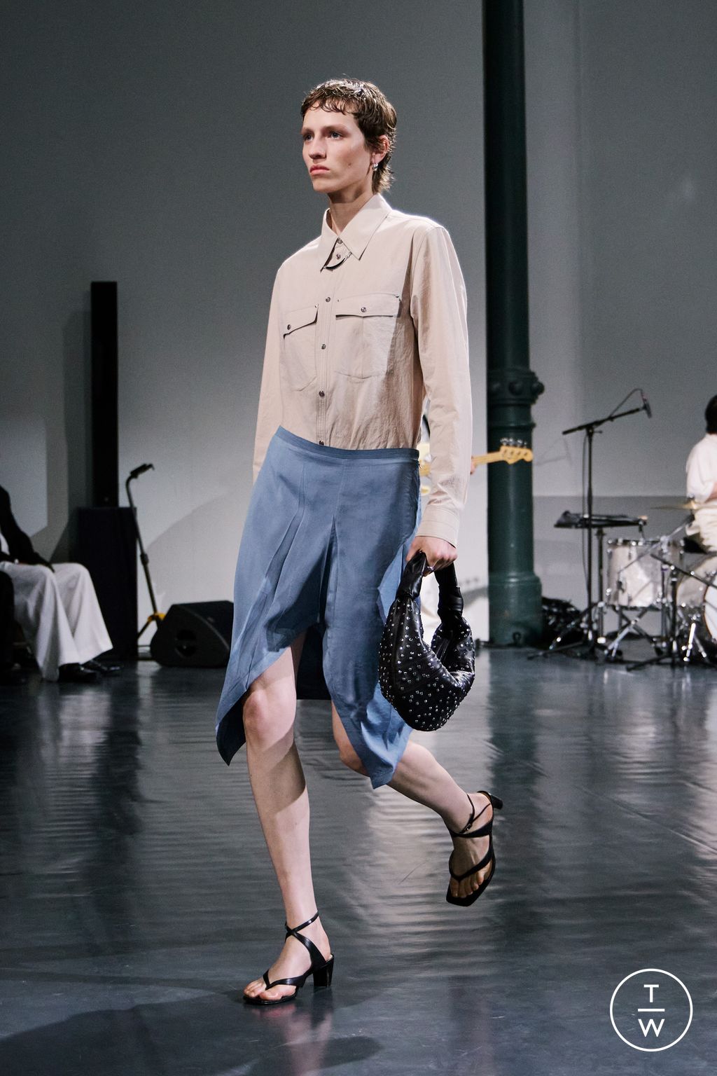Fashion Week Paris Spring/Summer 2026 look 3 from the Lemaire collection menswear