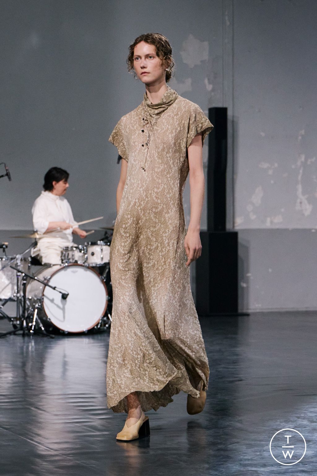 Fashion Week Paris Spring/Summer 2026 look 12 from the Lemaire collection menswear