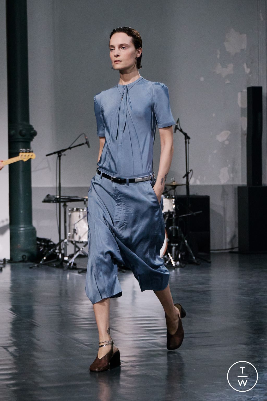 Fashion Week Paris Spring/Summer 2026 look 15 from the Lemaire collection menswear