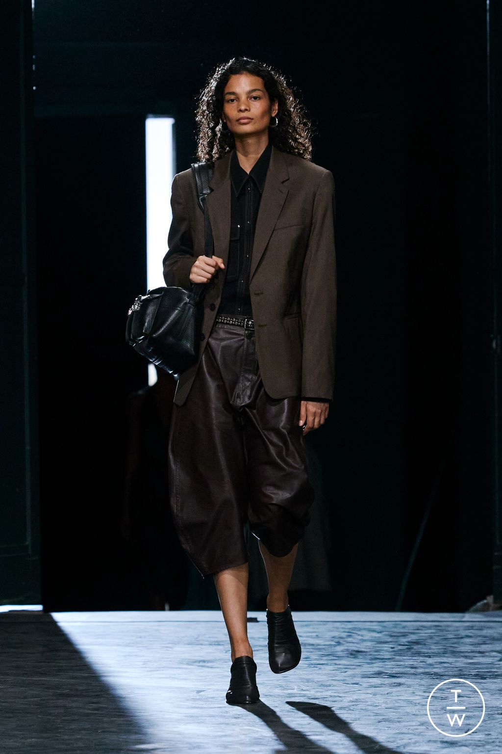 Fashion Week Paris Spring/Summer 2026 look 21 from the Lemaire collection 男装