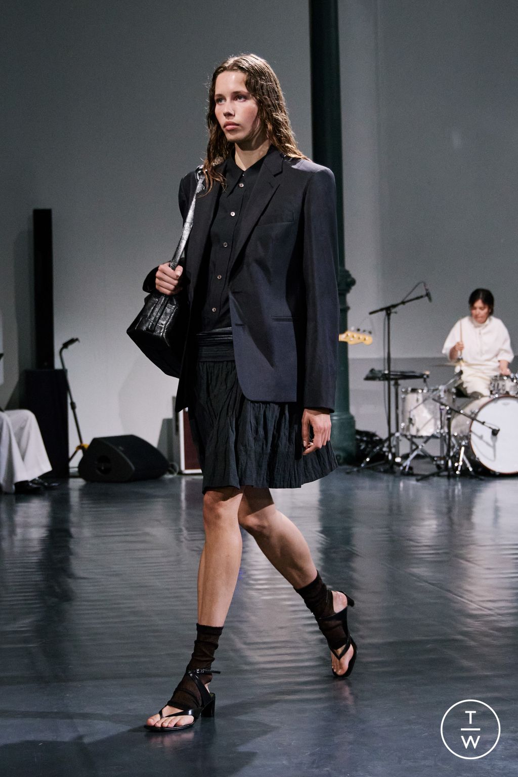 Fashion Week Paris Spring/Summer 2026 look 23 from the Lemaire collection menswear