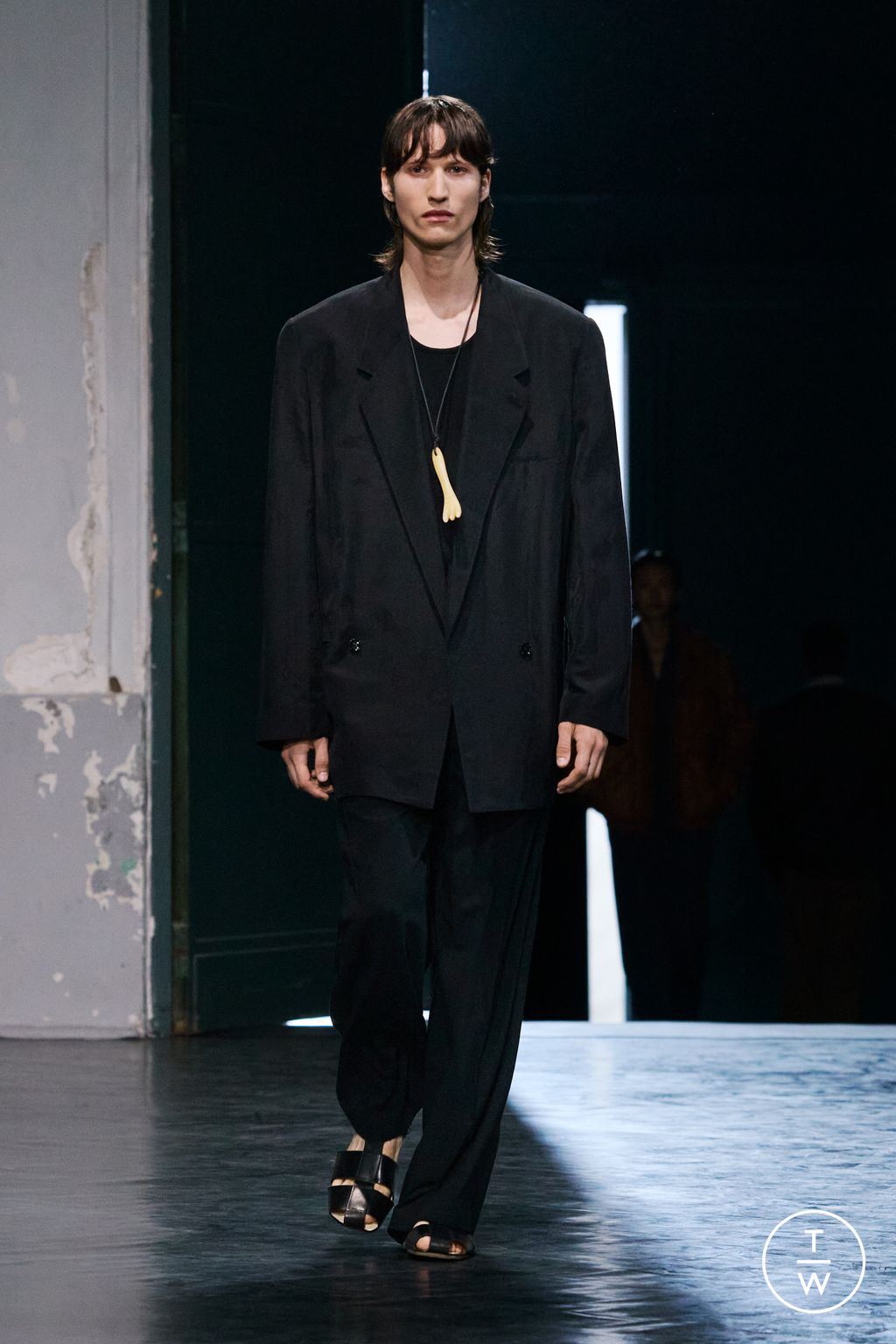 Fashion Week Paris Spring/Summer 2026 look 24 from the Lemaire collection menswear