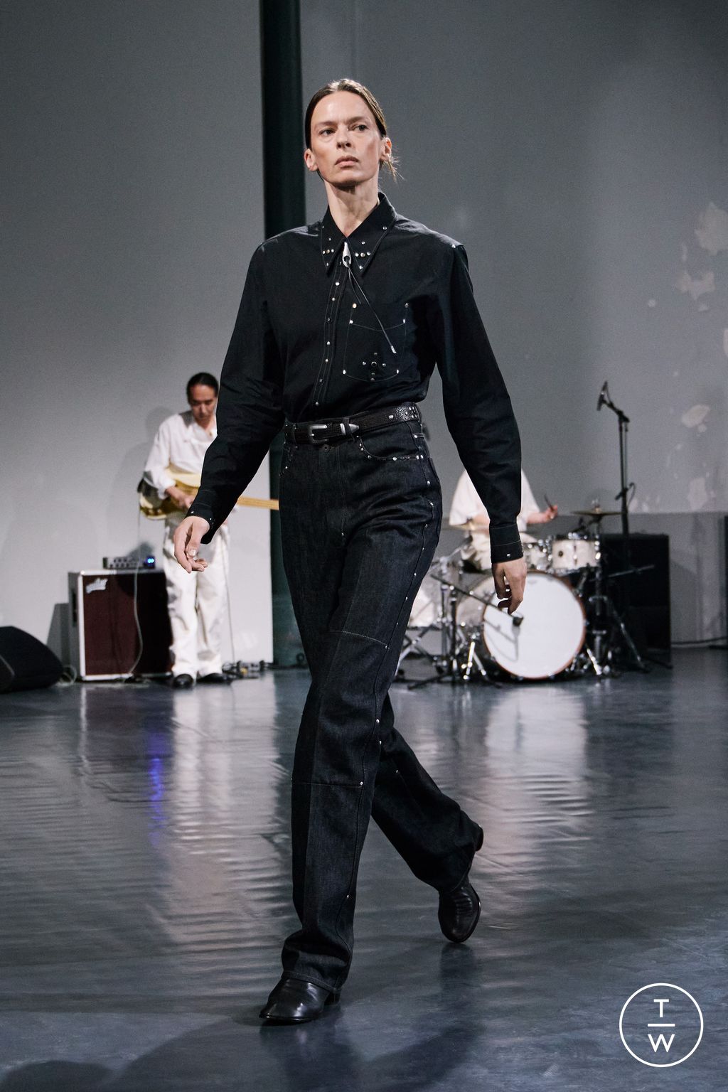 Fashion Week Paris Spring/Summer 2026 look 28 from the Lemaire collection menswear