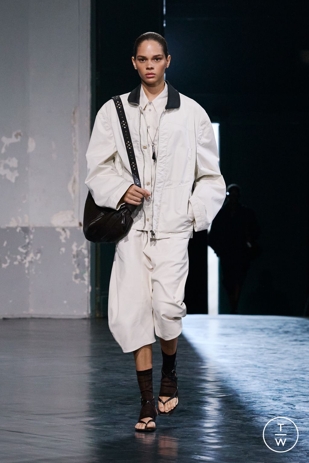 Fashion Week Paris Spring/Summer 2026 look 32 from the Lemaire collection menswear