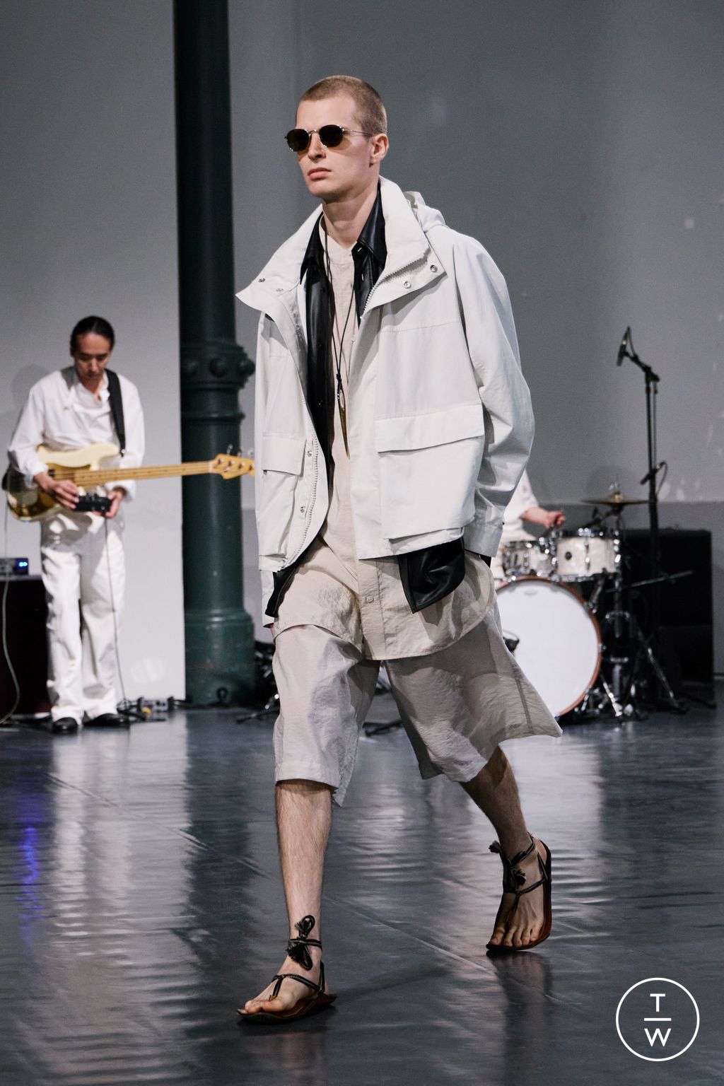 Fashion Week Paris Spring/Summer 2026 look 37 from the Lemaire collection menswear