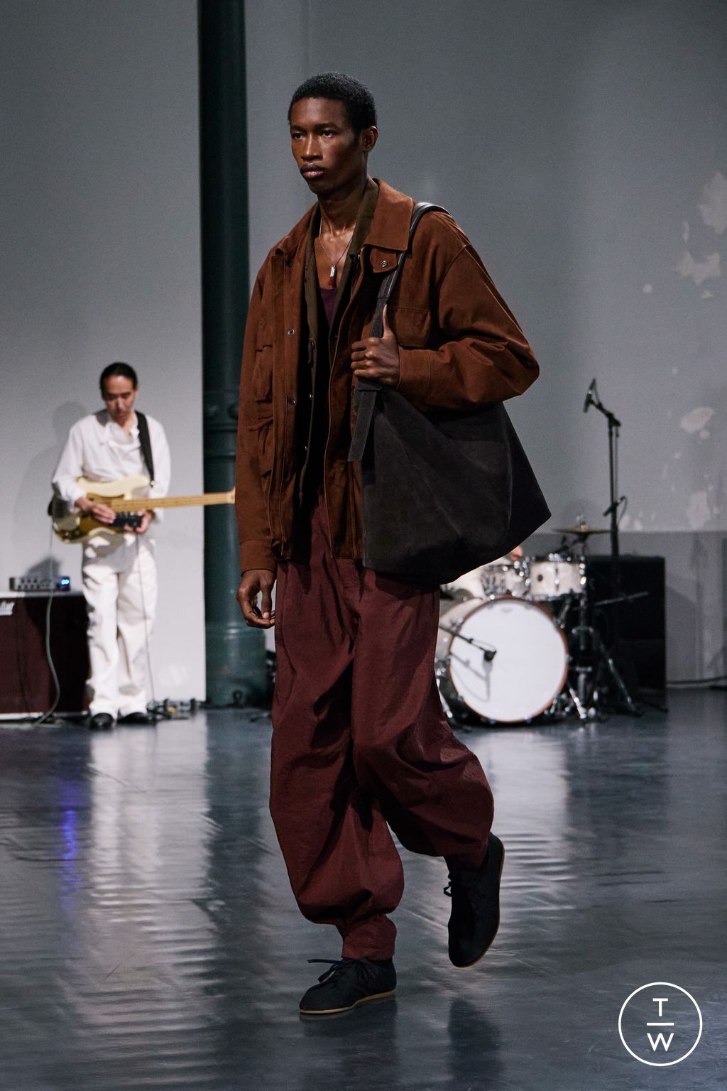 Fashion Week Paris Spring/Summer 2026 look 41 from the Lemaire collection menswear