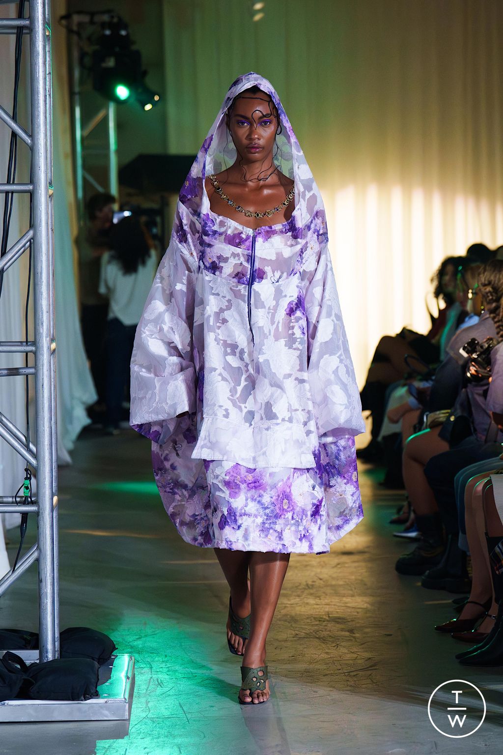 Fashion Week New York Spring/Summer 2026 look 13 from the L'Enchanteur collection 女装