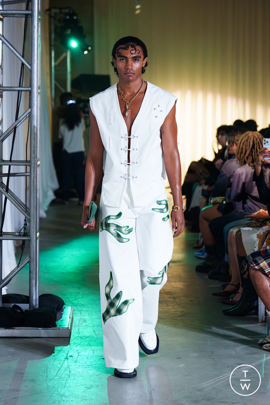 Fashion Week New York Spring/Summer 2026 look 14 from the L'Enchanteur collection womenswear