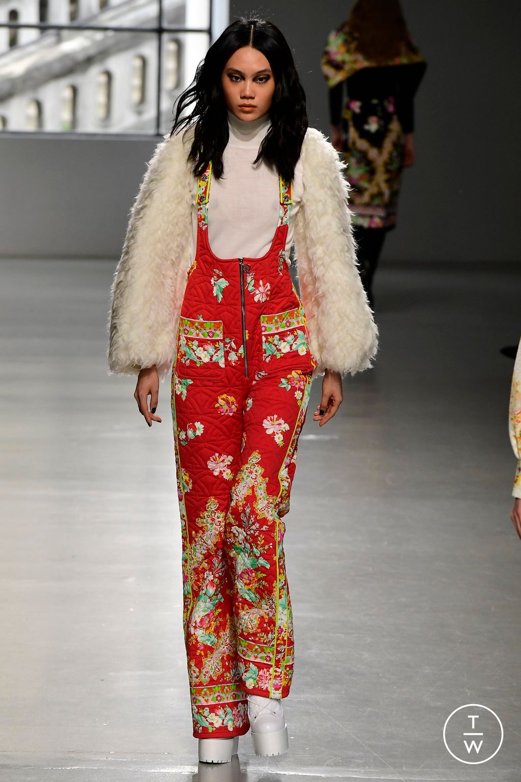 Fashion Week Paris Fall/Winter 2023 look 30 from the Leonard Paris collection 女装