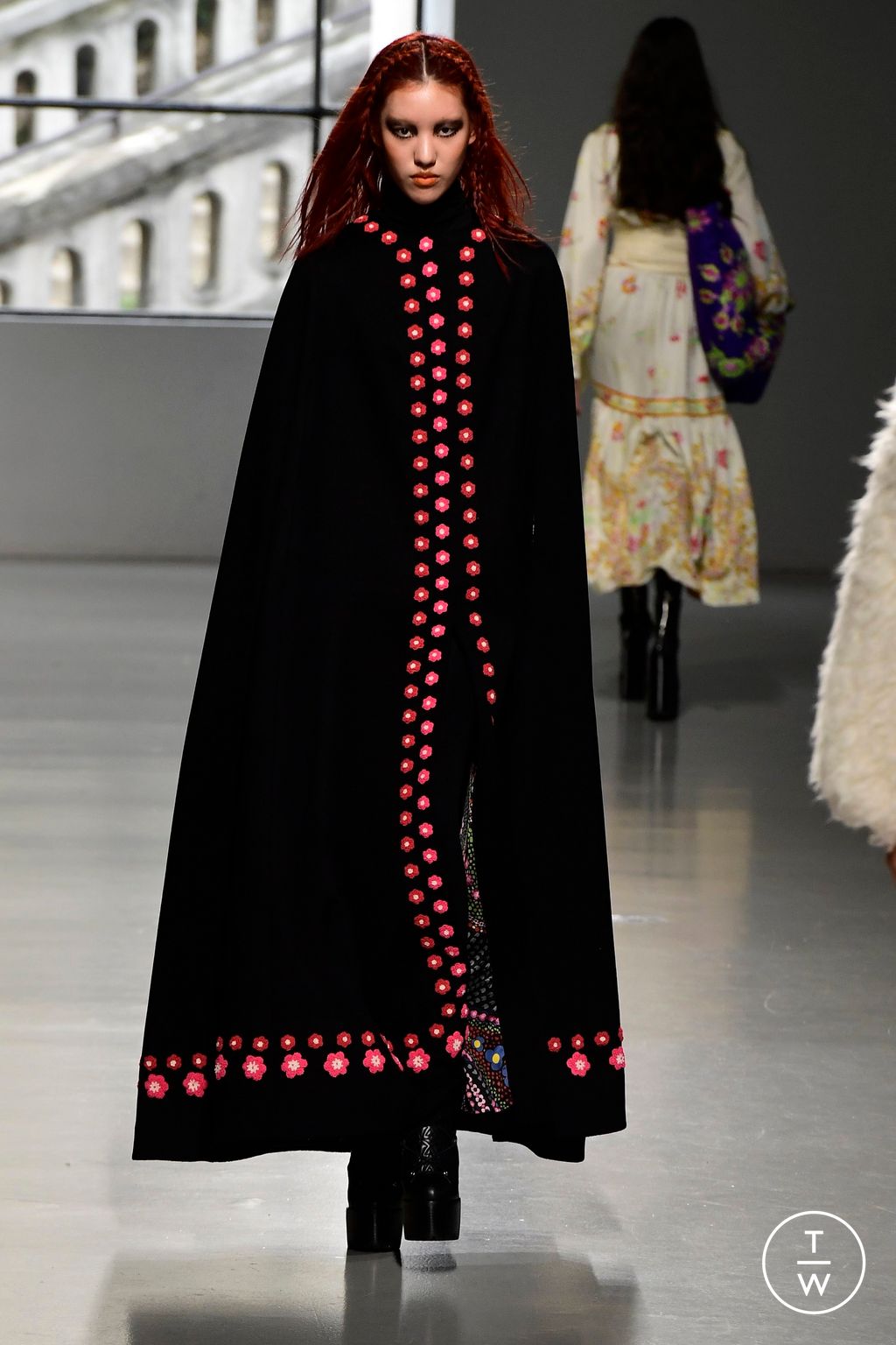 Fashion Week Paris Fall/Winter 2023 look 31 from the Leonard Paris collection 女装