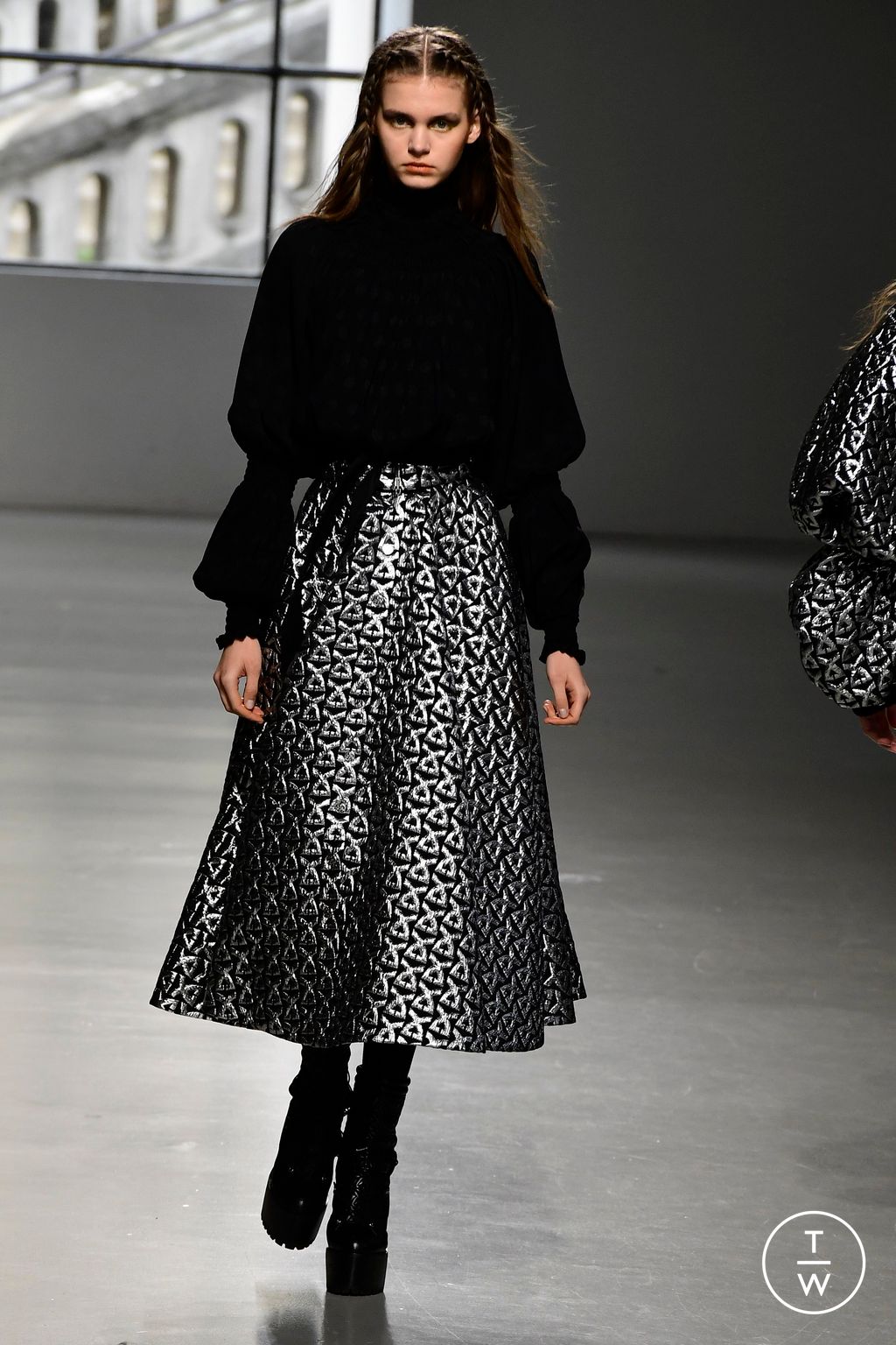Fashion Week Paris Fall/Winter 2023 look 34 de la collection Leonard Paris womenswear