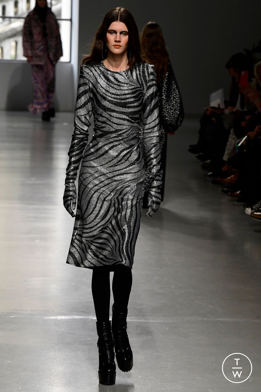Fashion Week Paris Fall/Winter 2023 look 38 de la collection Leonard Paris womenswear