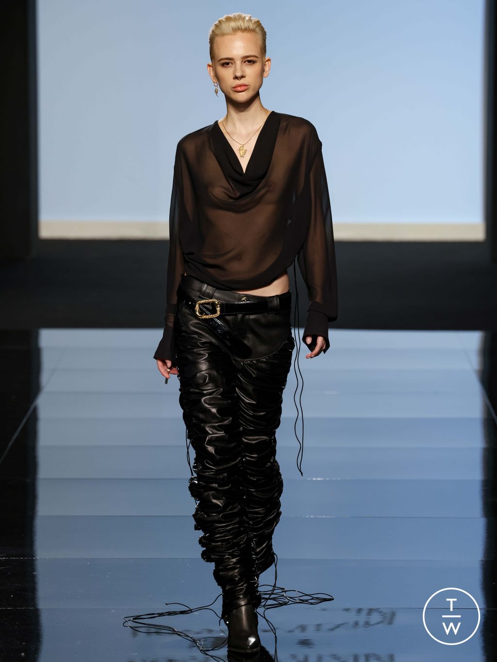 Fashion Week Milan Fall/Winter 2024 look 2 from the LEONARDOVALENTINI collection womenswear
