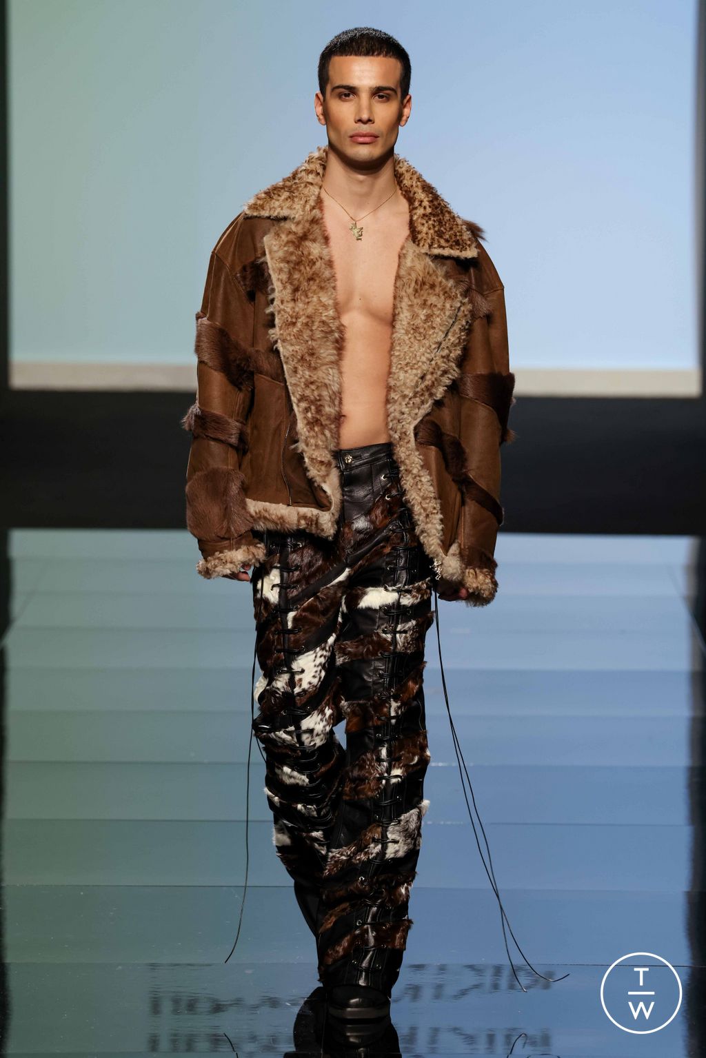 Fashion Week Milan Fall/Winter 2024 look 17 from the LEONARDOVALENTINI collection womenswear