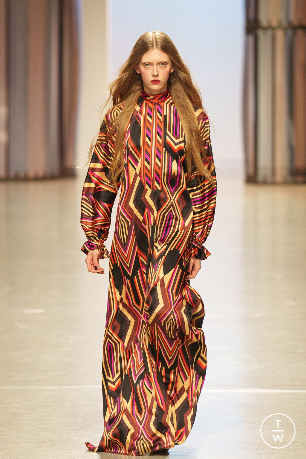 Fashion Week Paris Fall/Winter 2024 look 1 from the Leonard Paris collection 女装