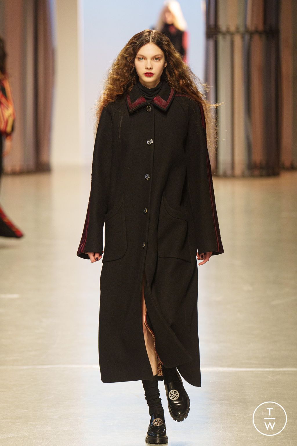 Fashion Week Paris Fall/Winter 2024 look 5 from the Leonard Paris collection 女装