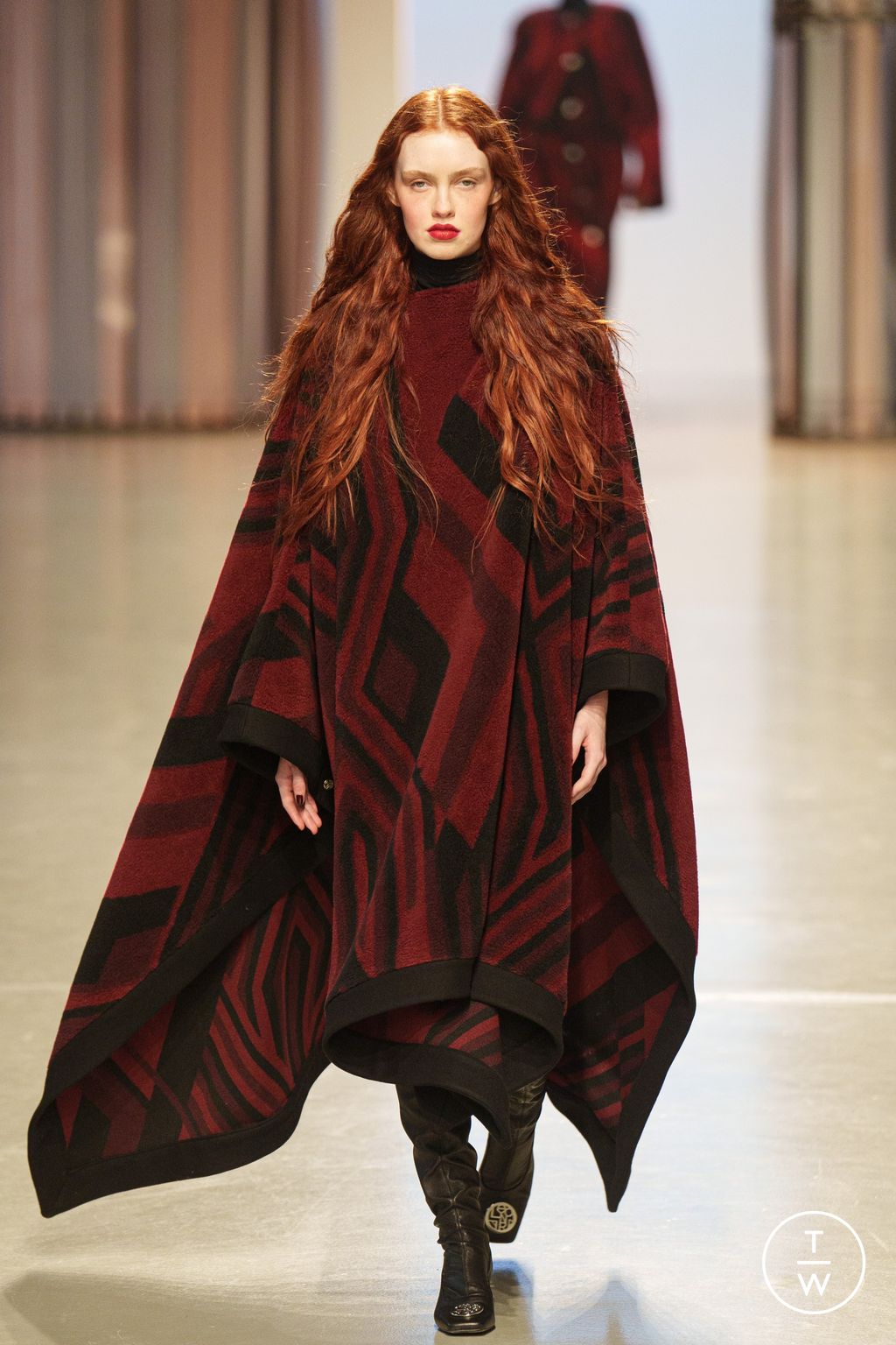 Fashion Week Paris Fall/Winter 2024 look 7 from the Leonard Paris collection 女装