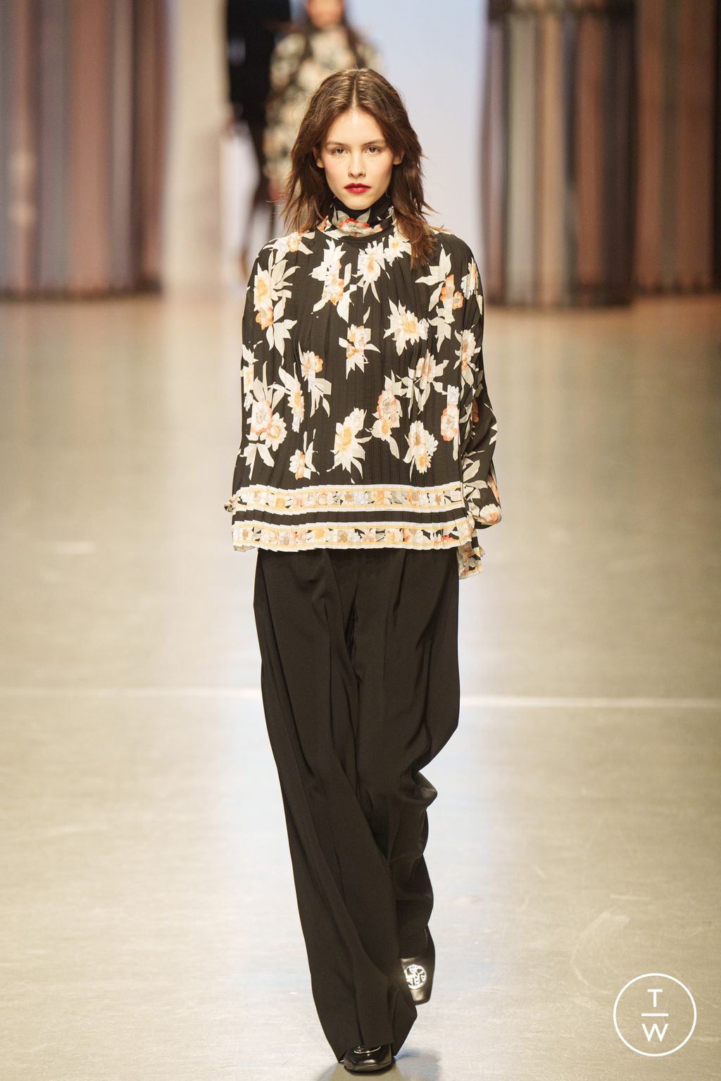Fashion Week Paris Fall/Winter 2024 look 31 from the Leonard Paris collection 女装