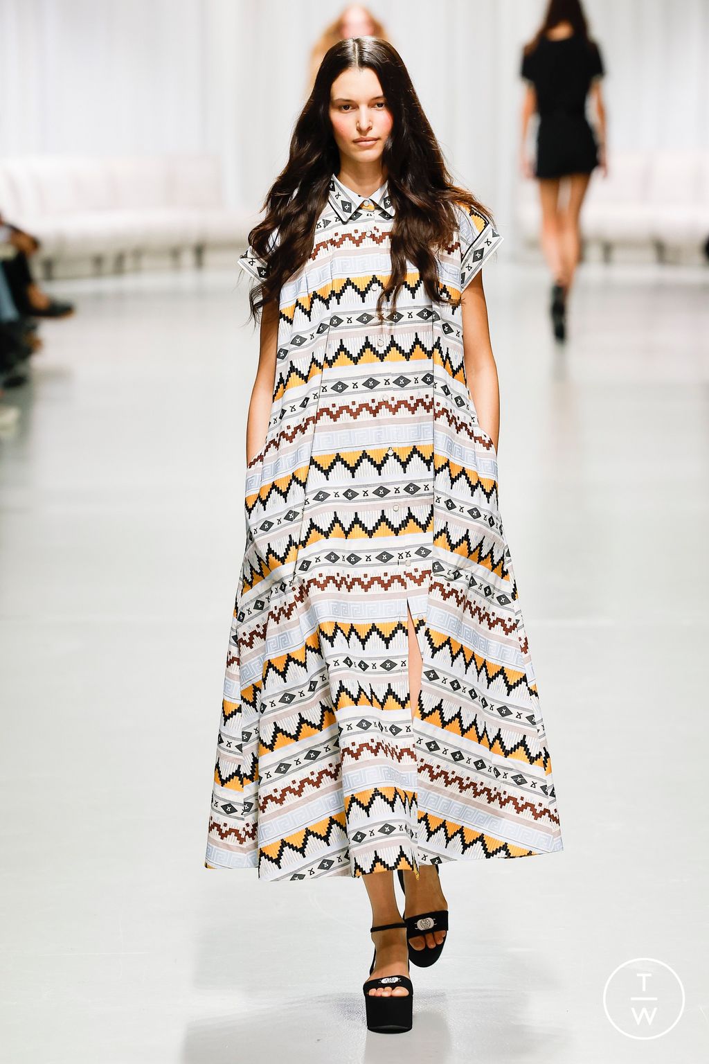 Fashion Week Paris Spring-Summer 2025 look 17 de la collection Leonard Paris womenswear