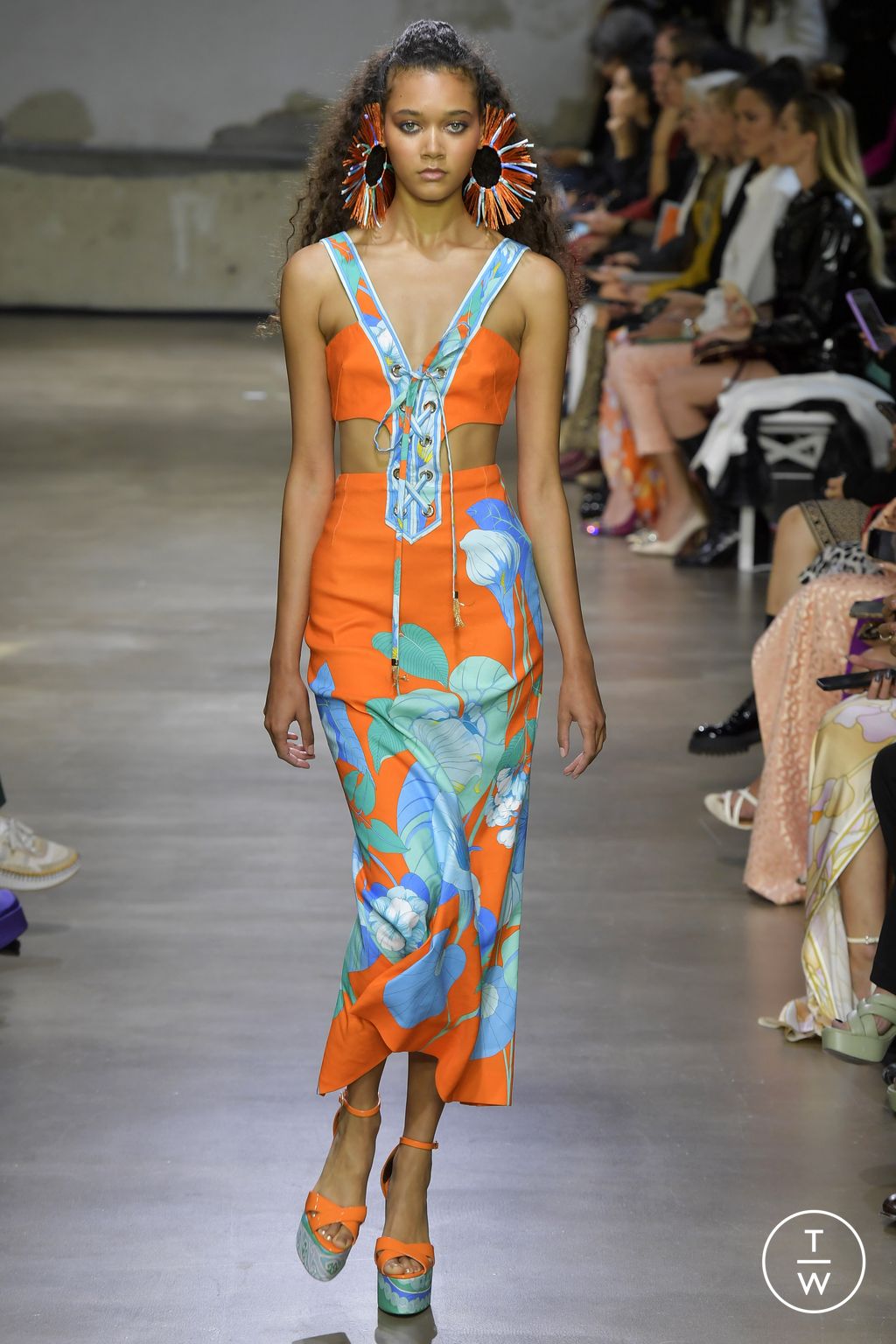 Fashion Week Paris Spring/Summer 2023 look 24 from the Leonard Paris collection 女装