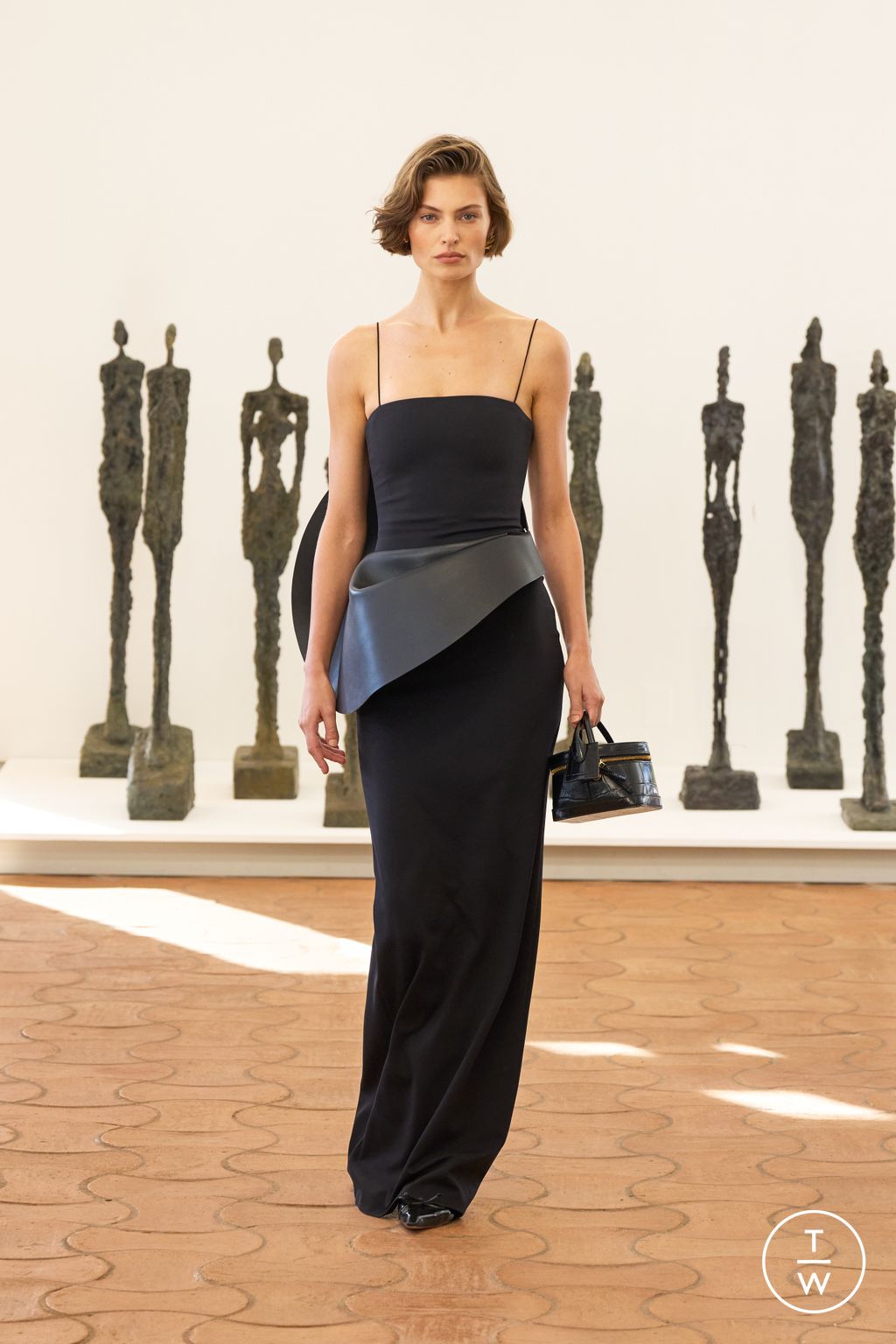 Fashion Week Paris Spring/Summer 2024 look 45 from the Jacquemus collection 女装