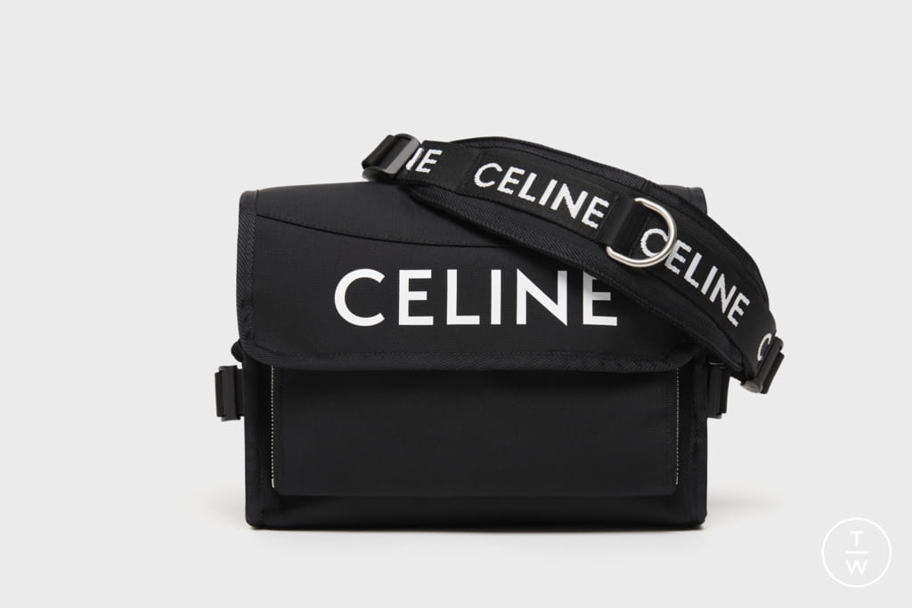 Fashion Week Paris Fall/Winter 2022 look 18 de la collection Celine menswear accessories