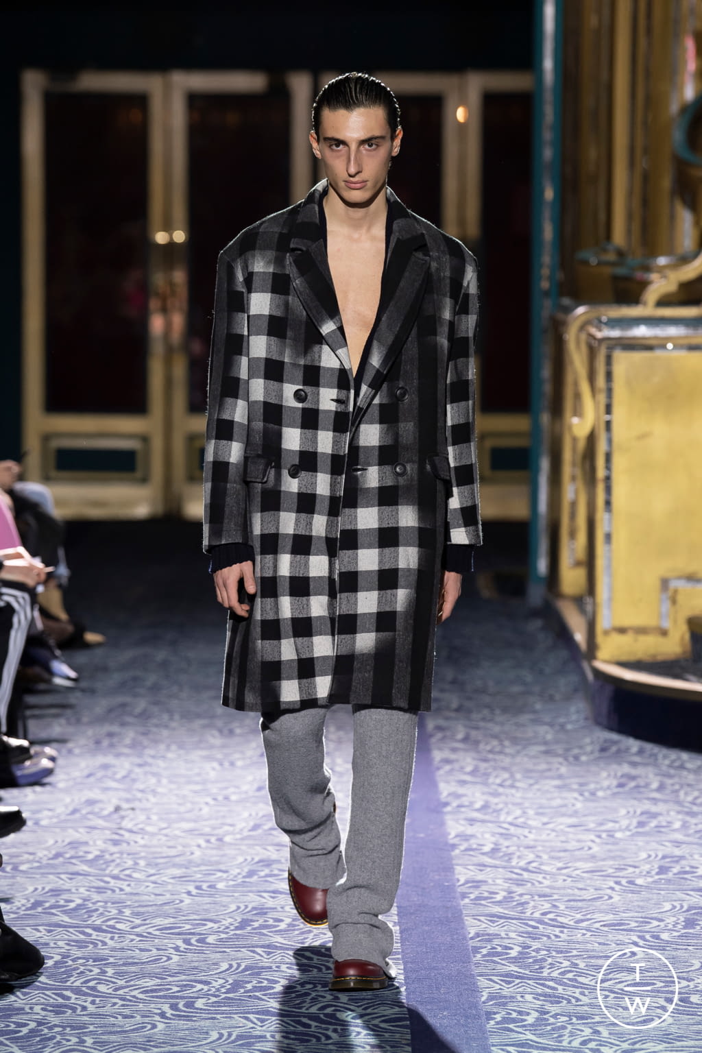 Fashion Week Paris Fall/Winter 2020 look 1 from the Louis Gabriel Nouchi collection 男装