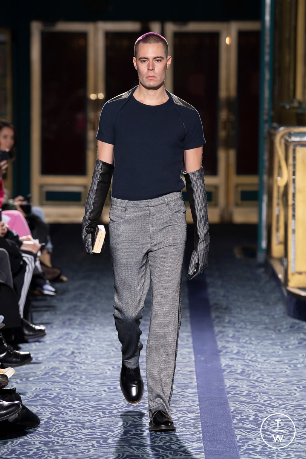 Fashion Week Paris Fall/Winter 2020 look 11 from the Louis Gabriel Nouchi collection 男装