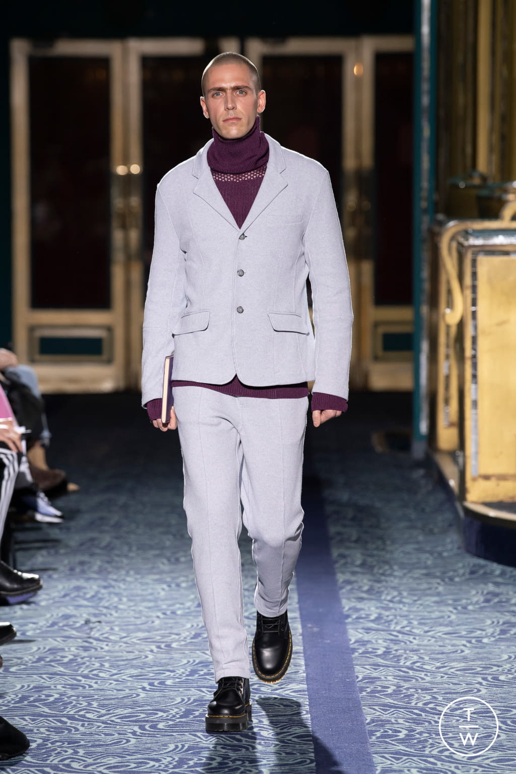 Fashion Week Paris Fall/Winter 2020 look 18 from the Louis Gabriel Nouchi collection 男装