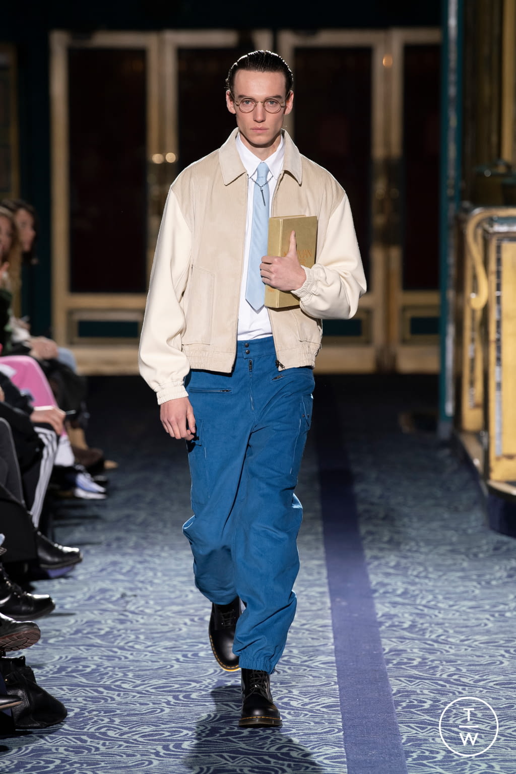 Fashion Week Paris Fall/Winter 2020 look 20 from the Louis Gabriel Nouchi collection 男装