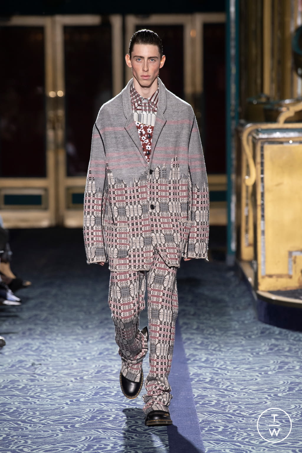 Fashion Week Paris Fall/Winter 2020 look 28 from the Louis Gabriel Nouchi collection menswear