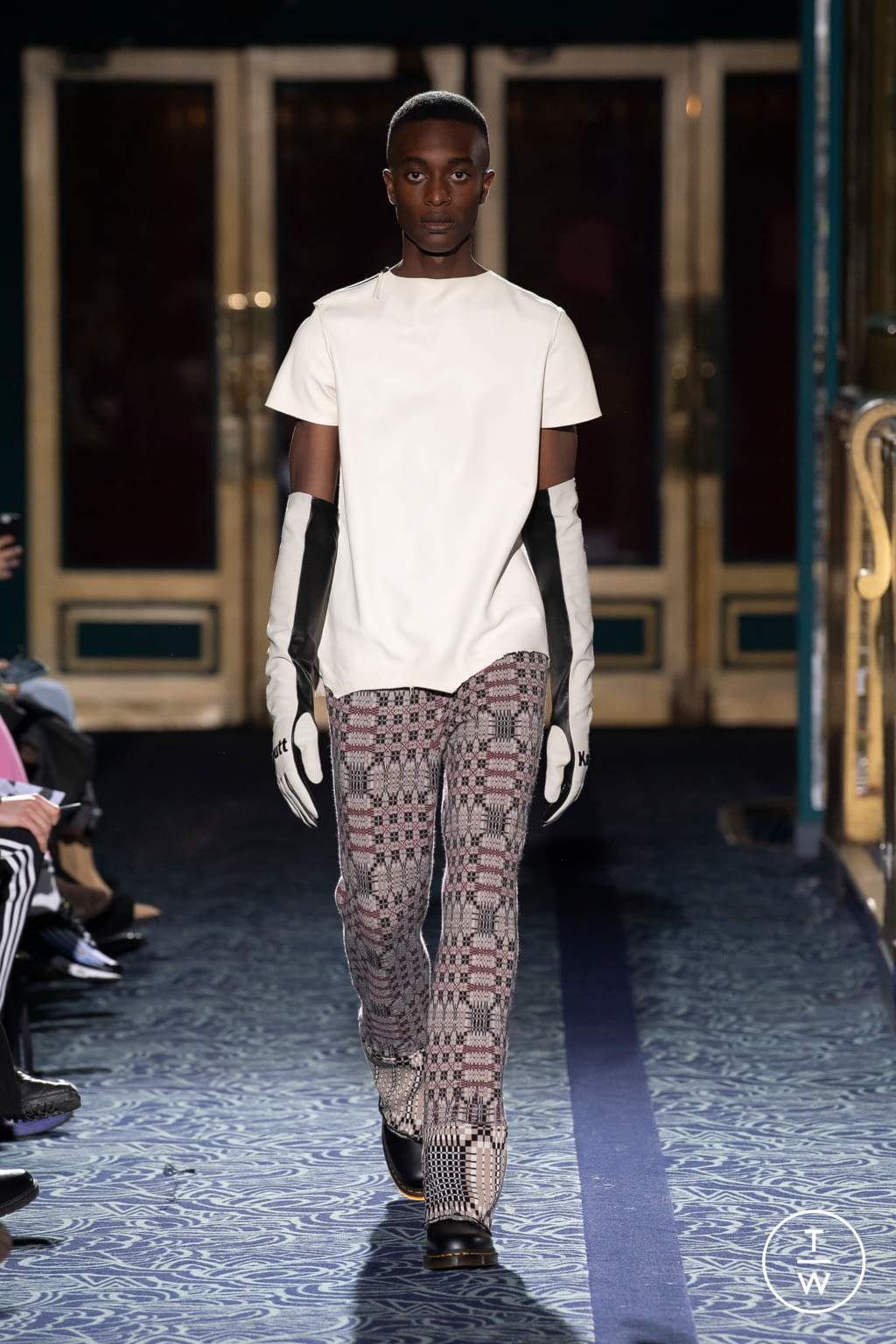 Fashion Week Paris Fall/Winter 2020 look 30 from the Louis Gabriel Nouchi collection menswear